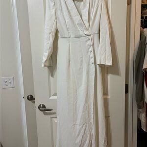 Source Unknown Classic White Long Sleeve Dress